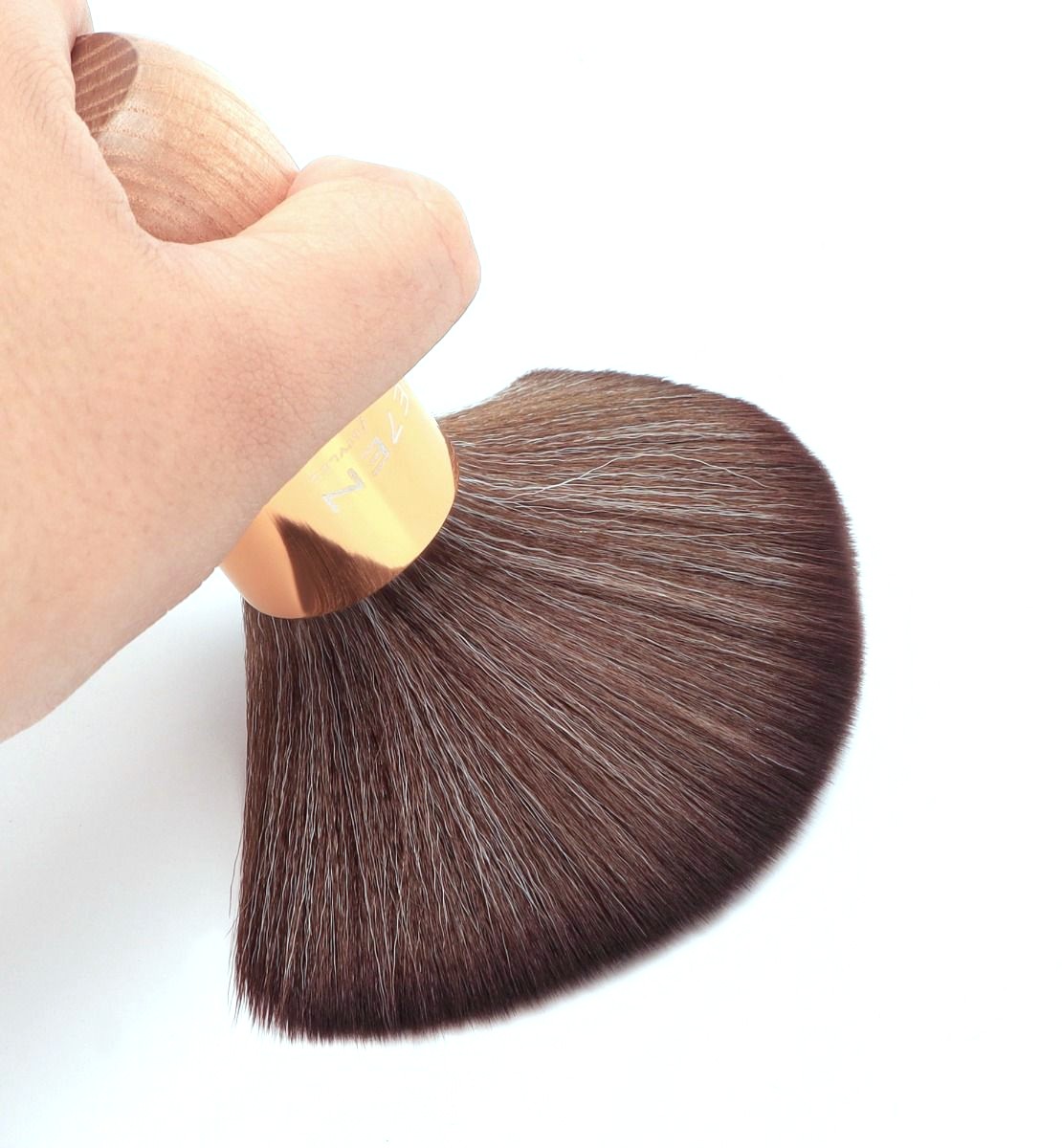  Se7en Styles Goldfarbene Halsb&uuml;rste aus Holz 